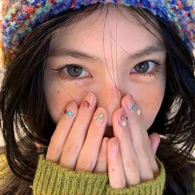 好朋友雪中欢聚